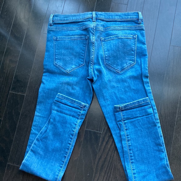 Theory medium wash , size 2 ( smaller 2) jeans - Picture 4 of 4